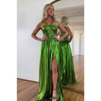 Atractivos vestidos de noche formales largos con tirantes finos y corte en A