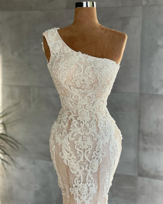 Atractivo vestido de novia de sirena con apliques de encaje y un solo hombro 