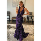 Atractivo vestido de fiesta largo con escote en V y lentejuelas moradas con purpurina