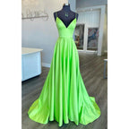 Robe de bal longue et élégante en satin à col en V et poches