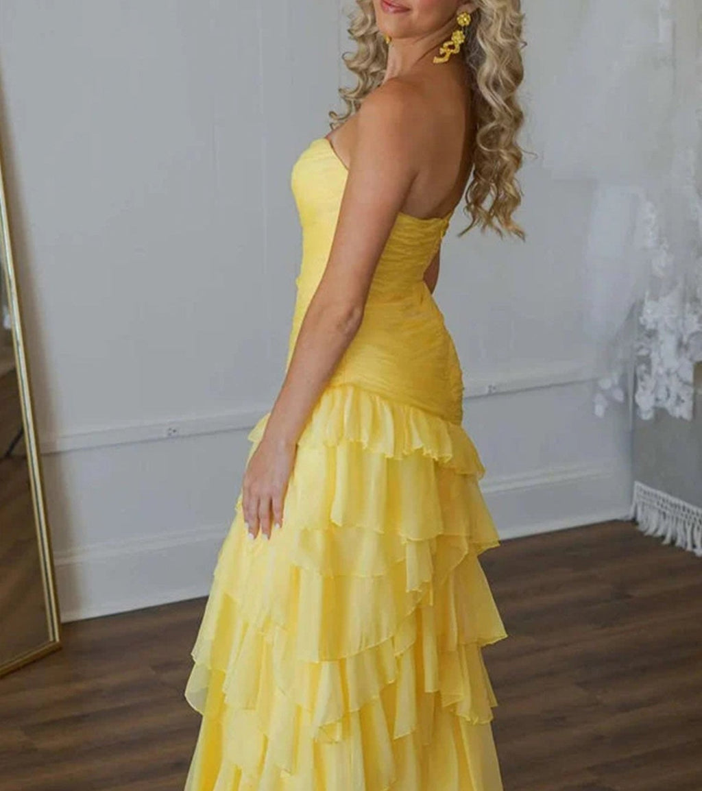 Aurora | Vestido largo de fiesta amarillo ajustado con volantes fruncidos y abertura