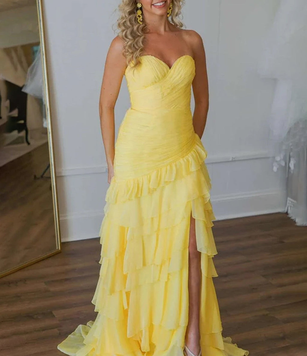 Aurora | Vestido largo de fiesta amarillo ajustado con volantes fruncidos y abertura