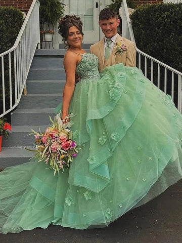 Azurena | Robe de bal longue en tulle vert sauge à décolleté cœur et appliques