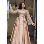 Superbe et charmante robe de bal de fin d'année à manches longues et volantées