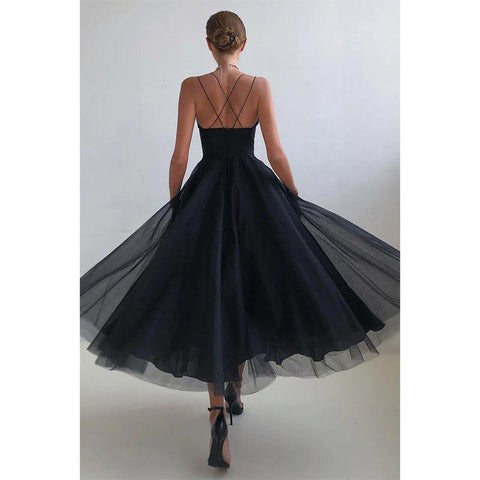 Robe de soirée simple à bretelles spaghetti et col en V 