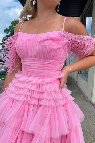 Robes de bal roses mignonnes en tulle à plumes et coupe trapèze
