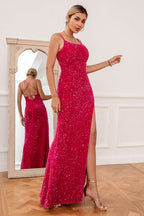 Robe de bal rose fuchsia à fines bretelles et sequins