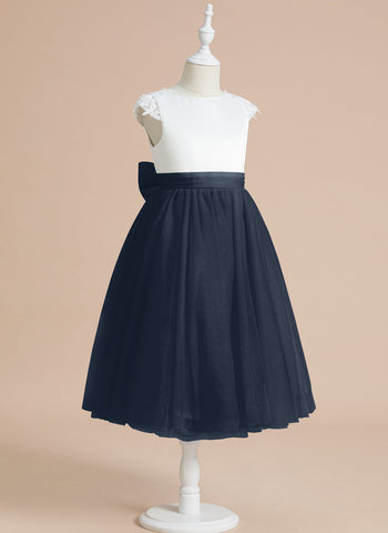 Vestido de niña de las flores para la Primera Comunión, corte en A, satén y tul, hasta la rodilla. 