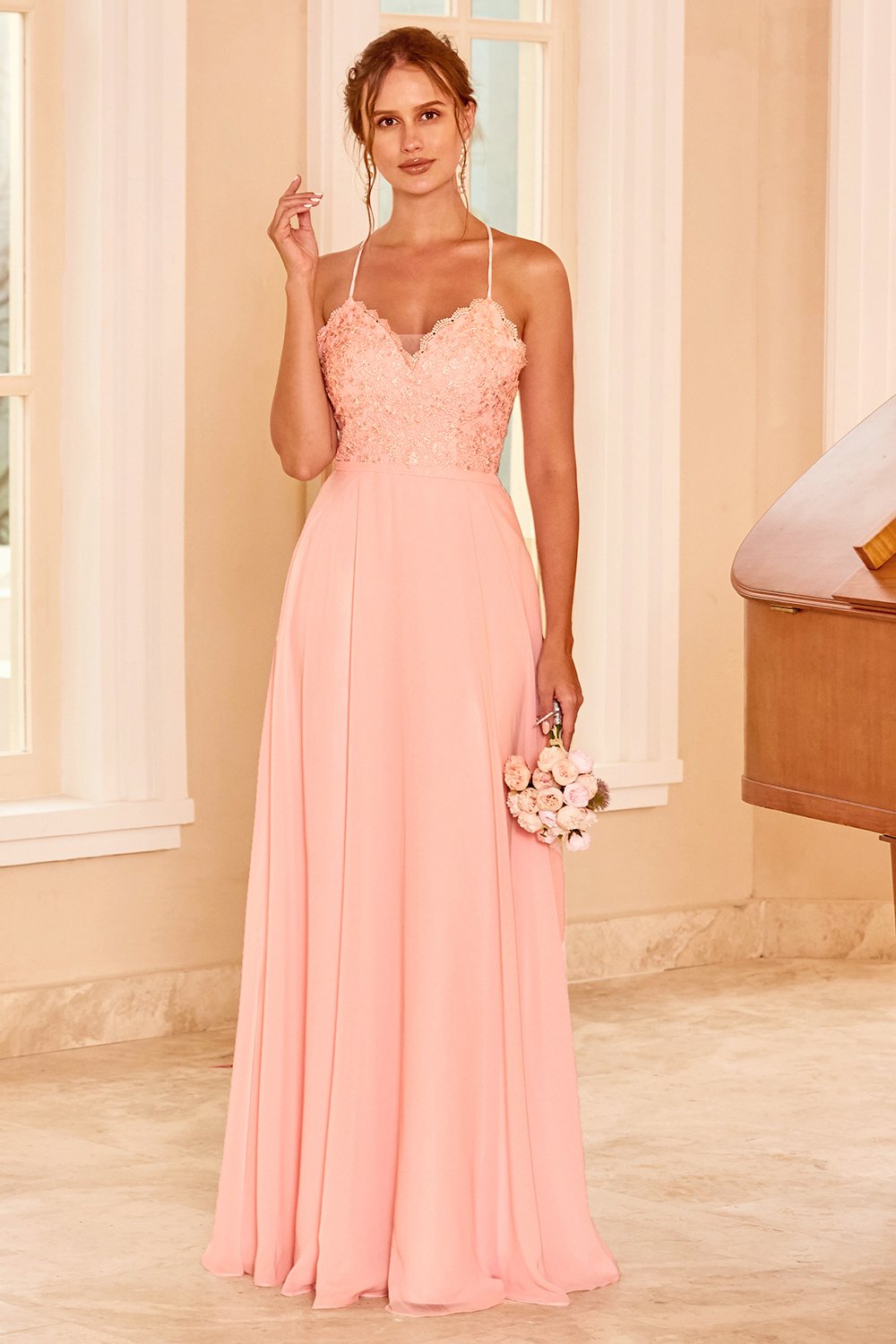 Robe de demoiselle d'honneur en dentelle rose poudré