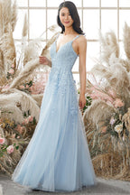 Vestido largo de fiesta de tirantes finos con corte en A