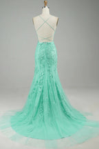 Robe de bal à bretelles spaghetti et appliques