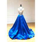 Robe de bal trapèze simple en satin bleu roi à col en V et bretelles spaghetti 