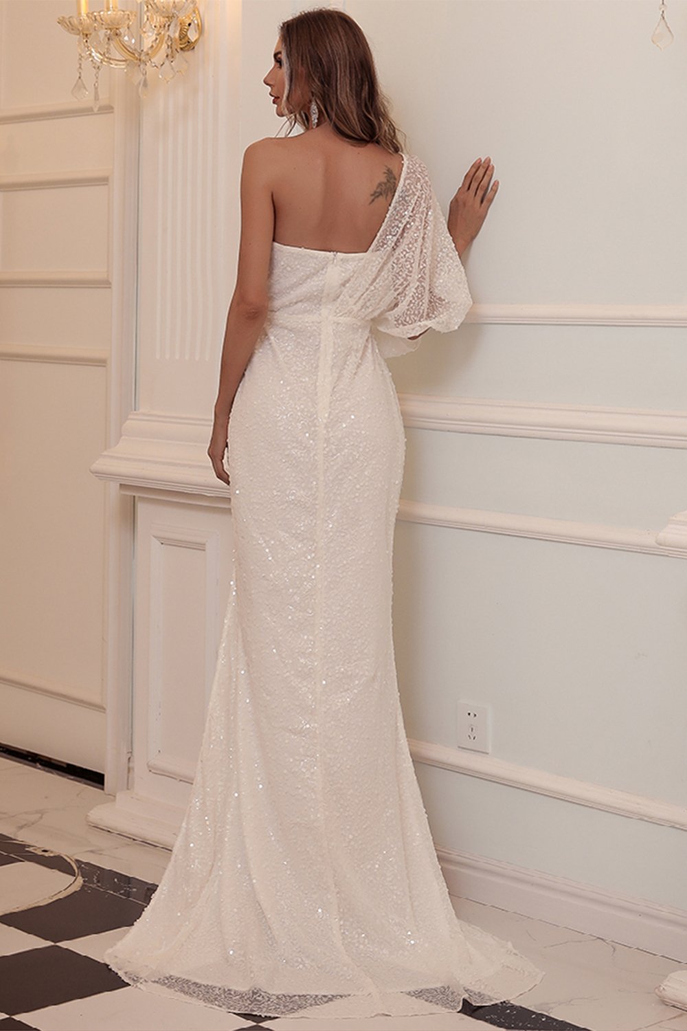 Elegant and stylish one shoulder sequined high-end ball gown