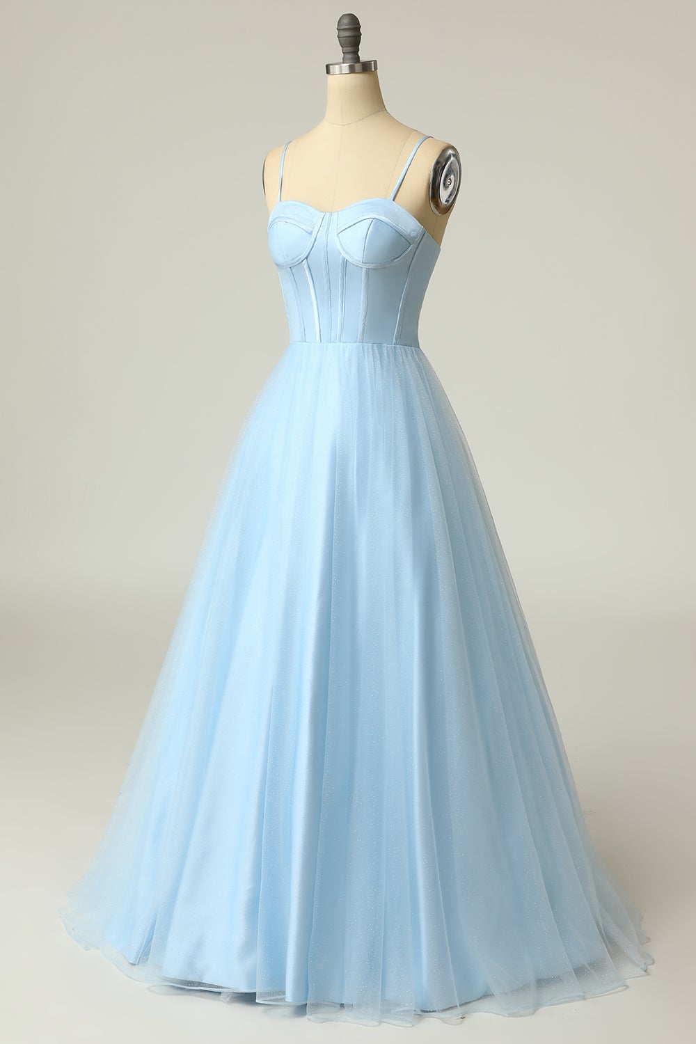 Vestido largo de fiesta lila claro con tirantes finos y corte en A