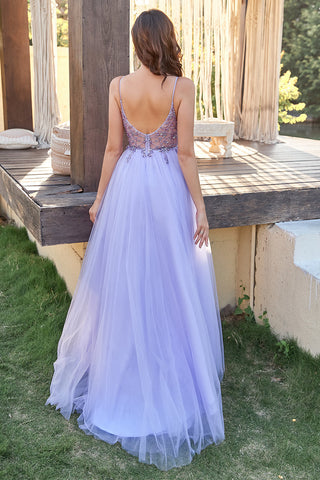 Robe de bal trapèze en tulle lavande ornée de perles