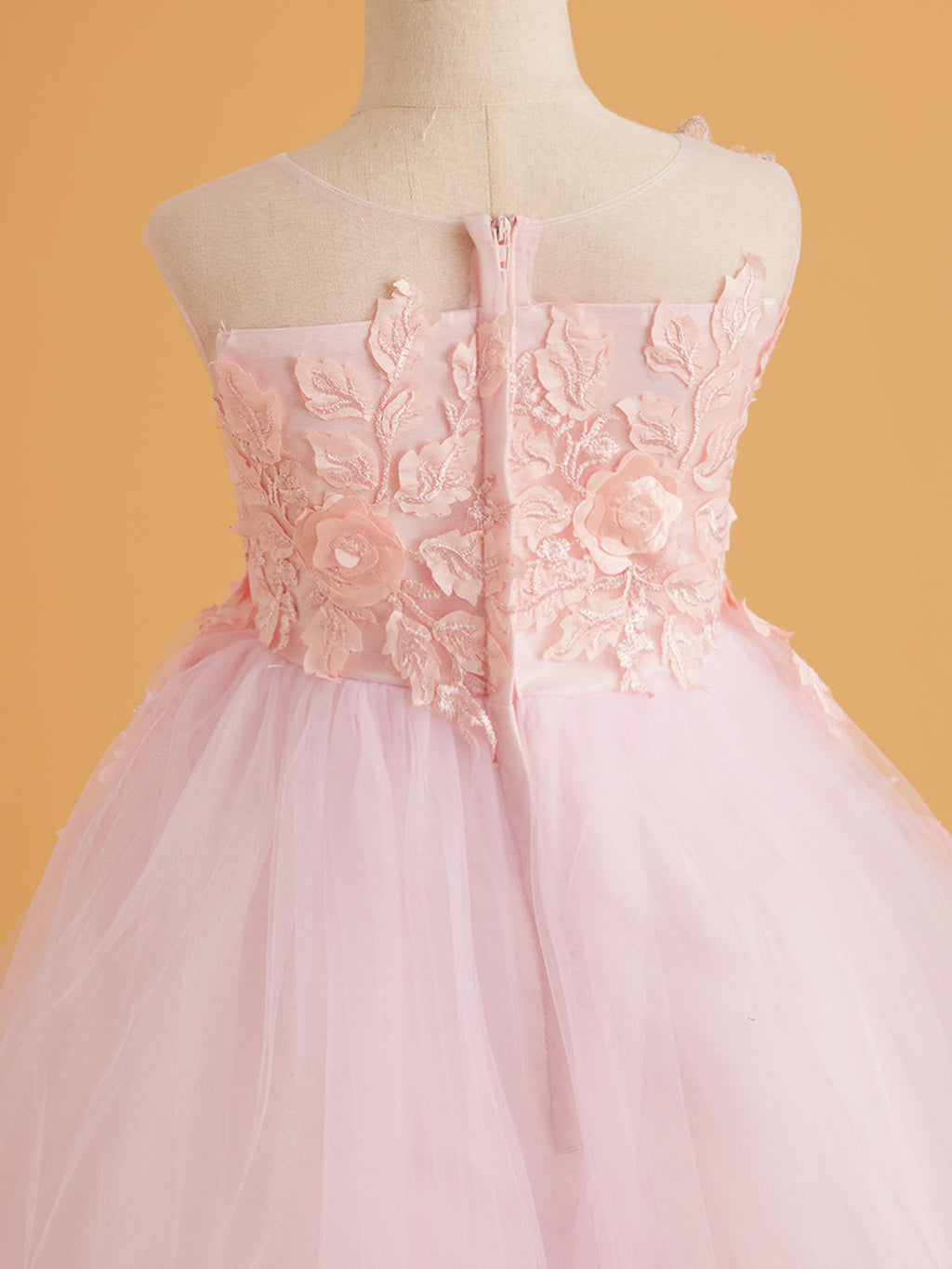 Vestido rosa con cola de tul y encaje (2003227825) 