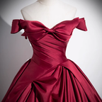 Robe de bal élégante en satin bordeaux plissé, coupe trapèze, référence Y7661