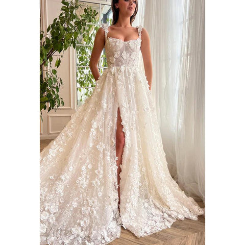Robe de soirée longue trapèze en tulle avec encolure carrée et appliques en dentelle et fente