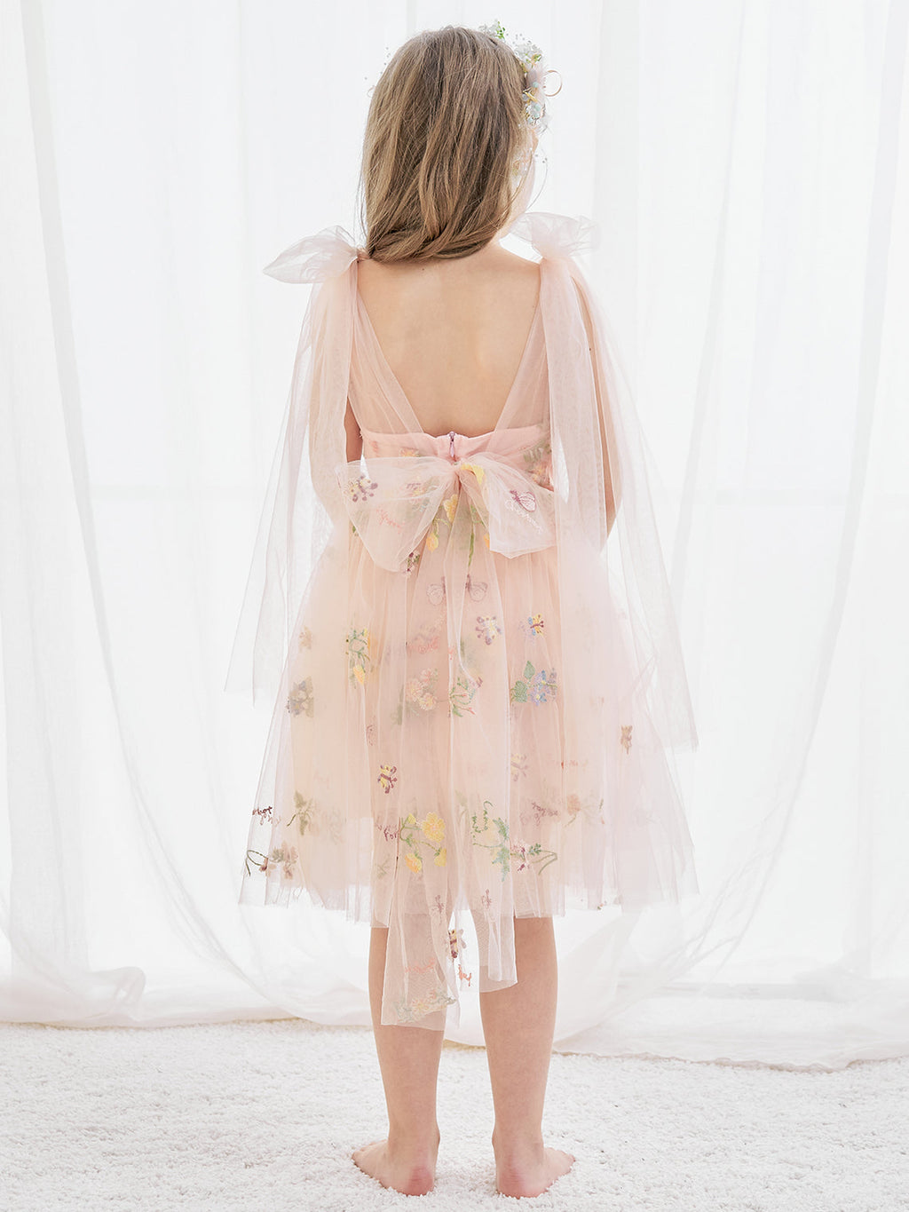 Vestido de niña pequeña de las flores, corte en A, sin mangas, de tul bordado floral. 