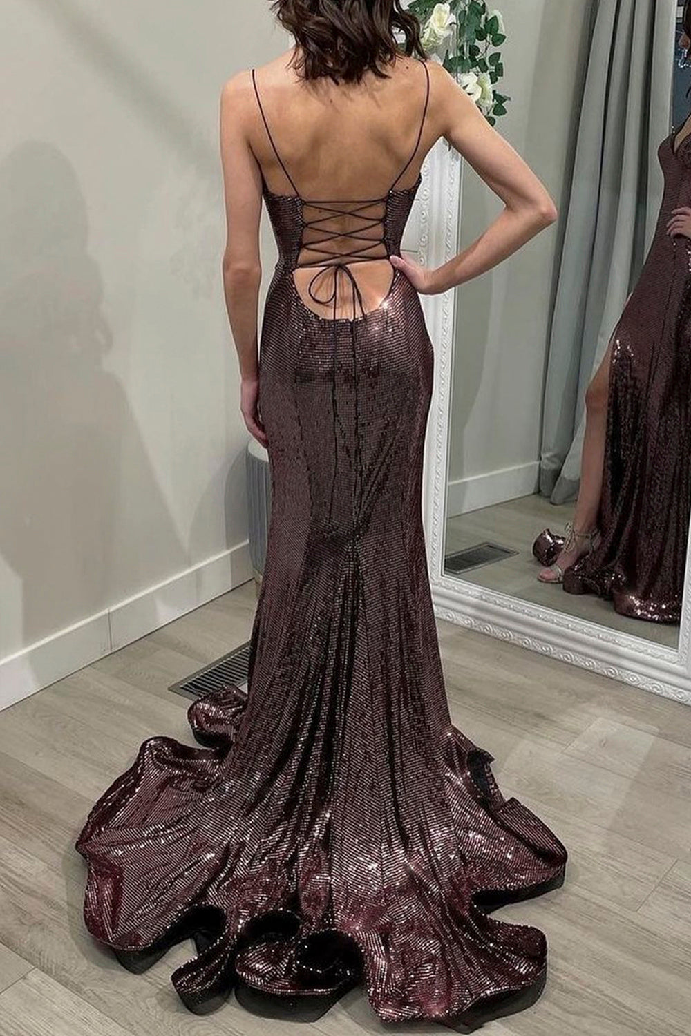 Robe de bal à sequins couleur chocolat avec fente
