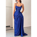 Robe de soirée empire en satin, ajustée, sans bretelles, froncée, avec des appliques 