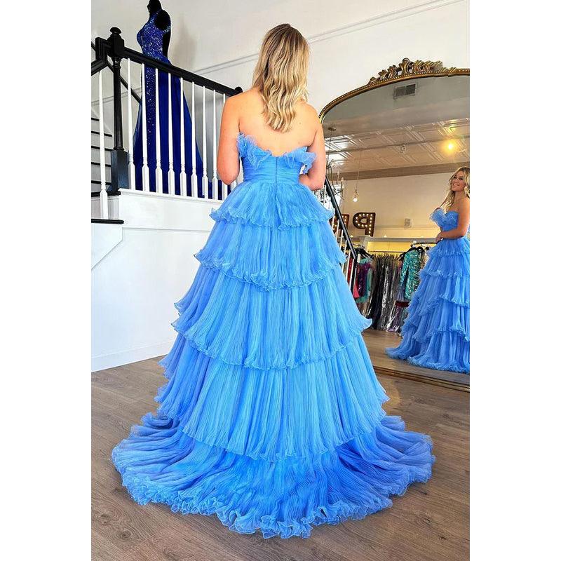 Vestido largo de fiesta de corte A, sin tirantes, de tul fruncido con cola de barrido