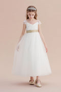 Robe de demoiselle d'honneur en tulle, coupe trapèze, manches courtes et décolleté cœur, disponible en ligne