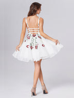 Vestido corto de fiesta de bienvenida con escote en V profundo y apliques de encaje, corte en A