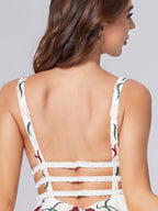 Vestido corto de fiesta de bienvenida con escote en V profundo y apliques de encaje, corte en A