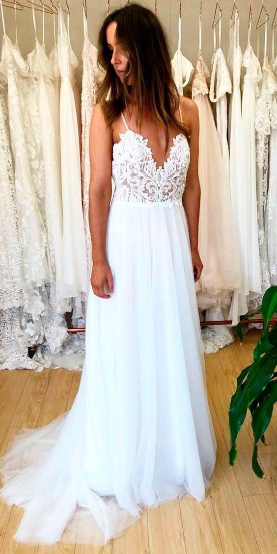 Vestido de novia playero de encaje y tul sin espalda WD432