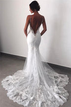 Robe de mariée dos nu en dentelle sirène à fines bretelles