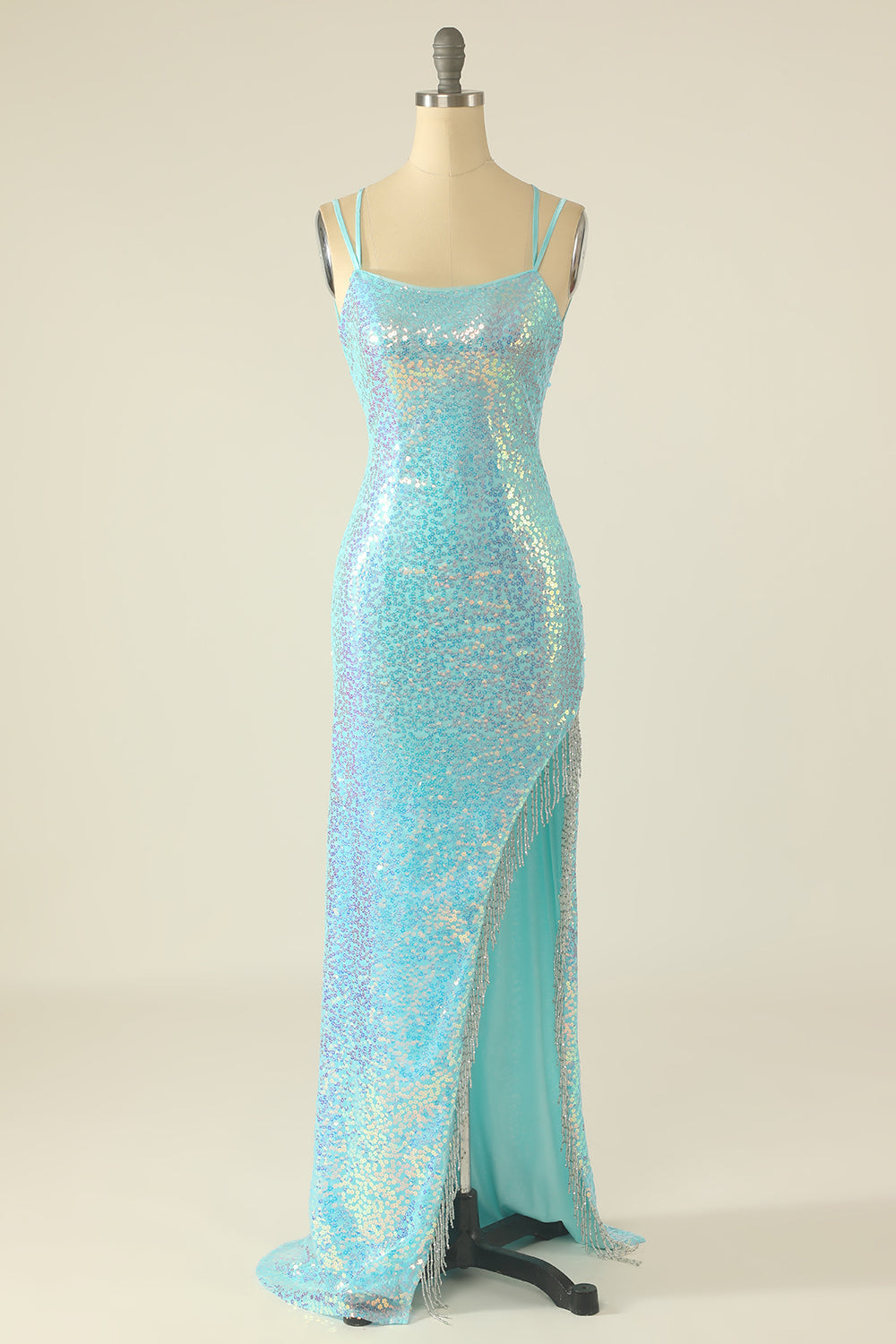 Robe de bal lavande à paillettes et franges