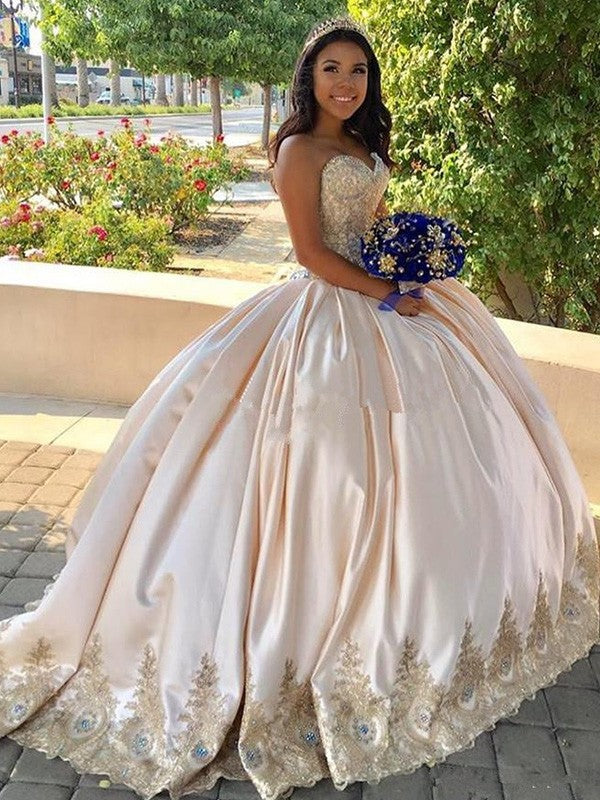 Vestidos de baile de gala con escote corazón, sin mangas, de satén, con cuentas y escote corazón.