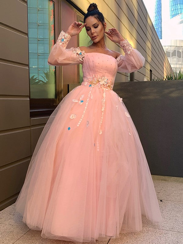 Robe de bal longue en tulle fleuri fait main, manches longues, épaules dénudées