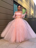 Robe de bal longue en tulle fleuri fait main, manches longues, épaules dénudées