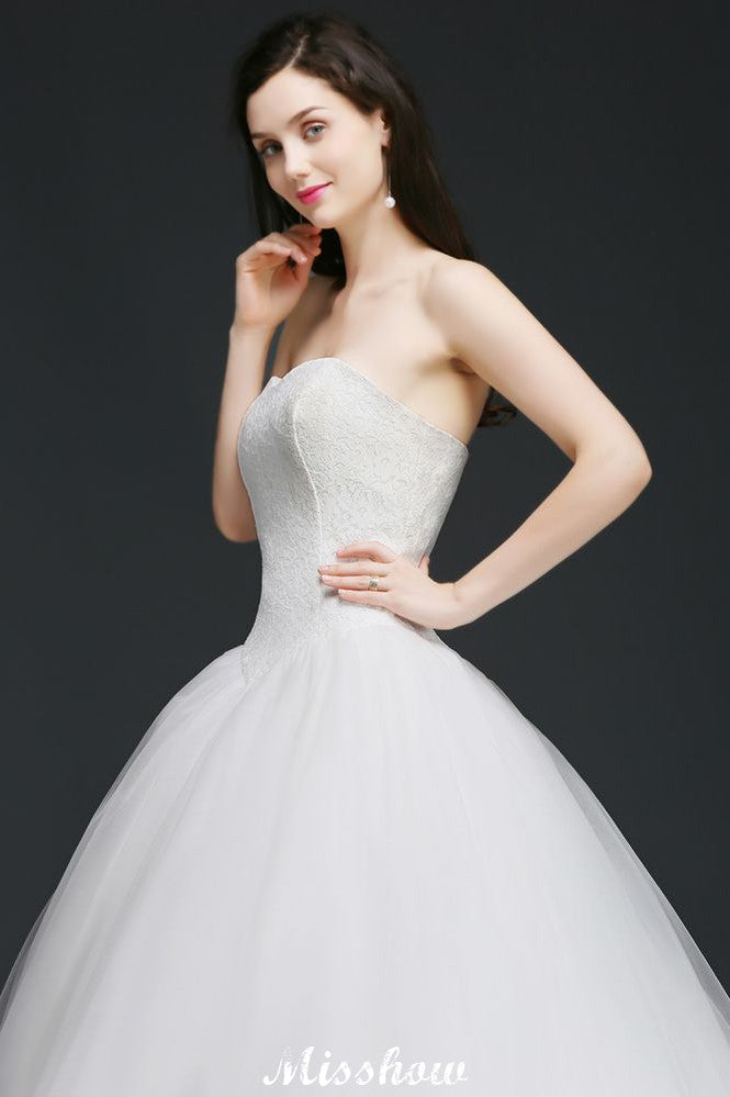 Robe de bal en dentelle et tulle décolleté cœur