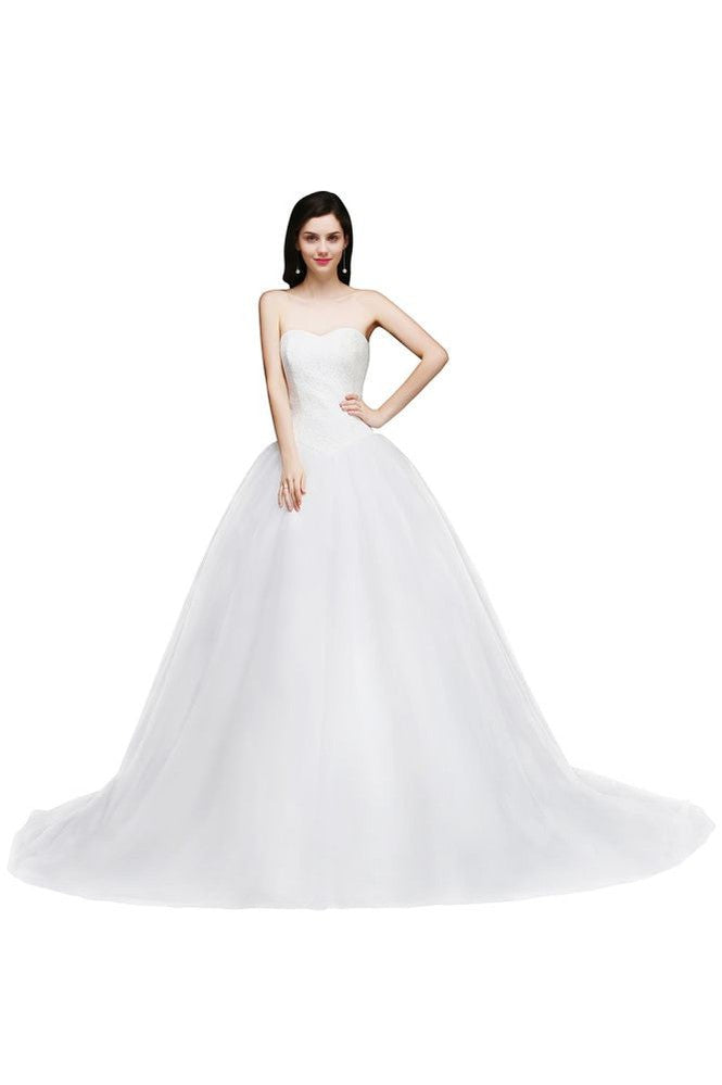 Robe de bal en dentelle et tulle décolleté cœur