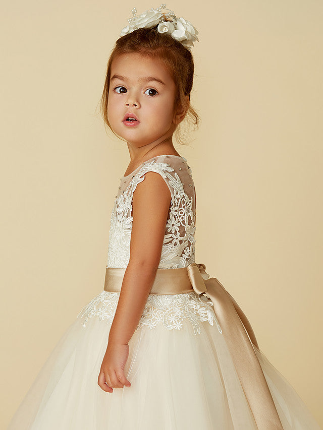 Vestido de gala de encaje y tul sin mangas con cuello joya para bodas, fiestas, concursos y damitas de honor.