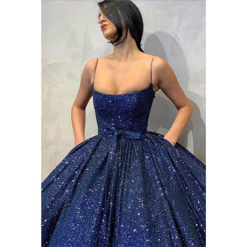 Vestido de fiesta largo con lentejuelas azul marino, tirantes finos y bolsillos 