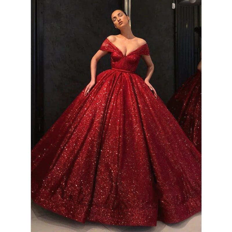 Robe de soirée longue bordeaux à paillettes, épaules dénudées 