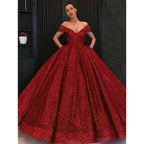 Robe de soirée longue bordeaux à paillettes, épaules dénudées 