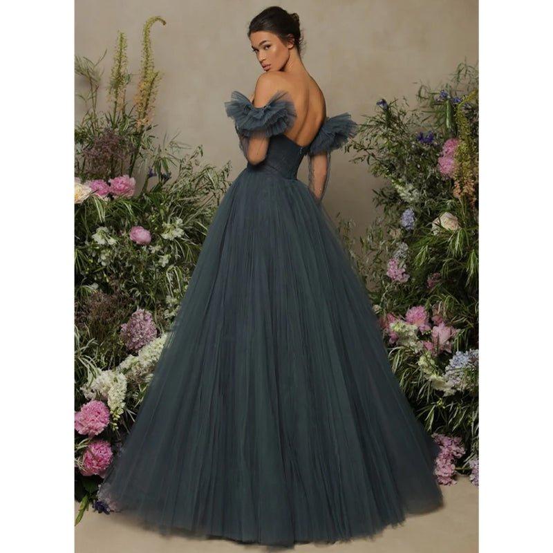 Vestido de noche formal largo de tul con mangas largas y escote corazón 