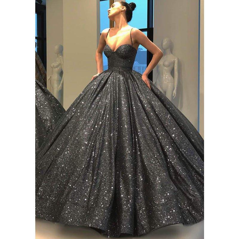 Robe de bal noire scintillante à bretelles spaghetti et décolleté en cœur 