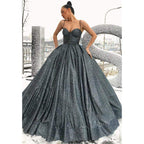 Robe de bal noire scintillante à bretelles spaghetti et décolleté en cœur 