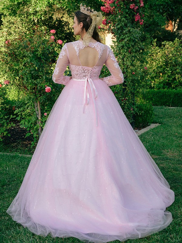 Robe de bal en tulle à col rond et dentelle, manches longues