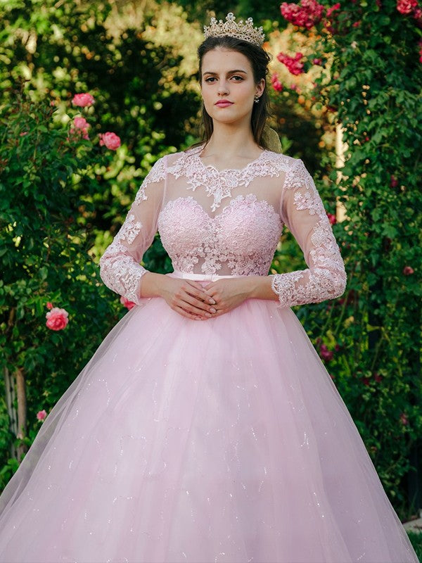 Robe de bal en tulle à col rond et dentelle, manches longues