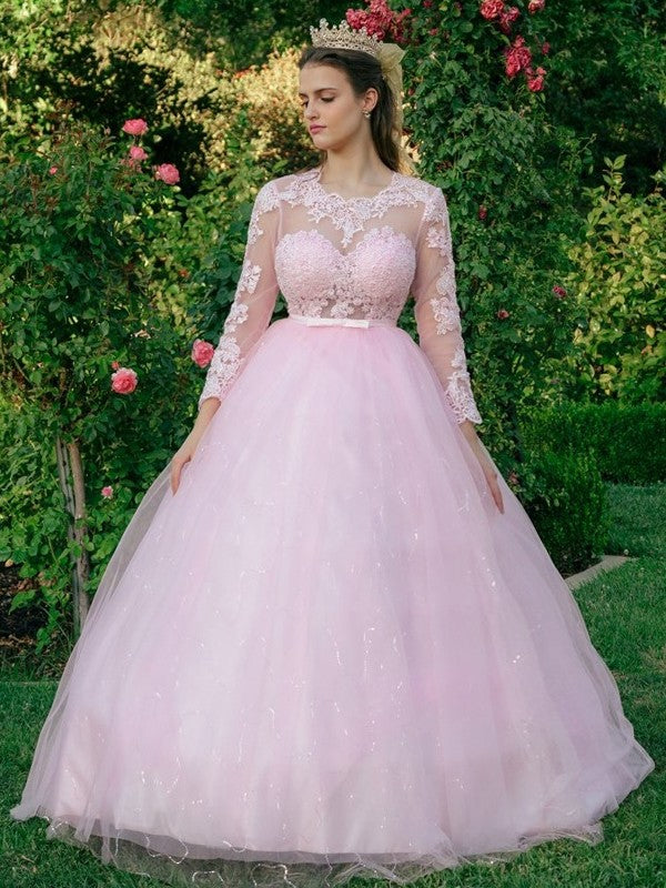Robe de bal en tulle à col rond et dentelle, manches longues