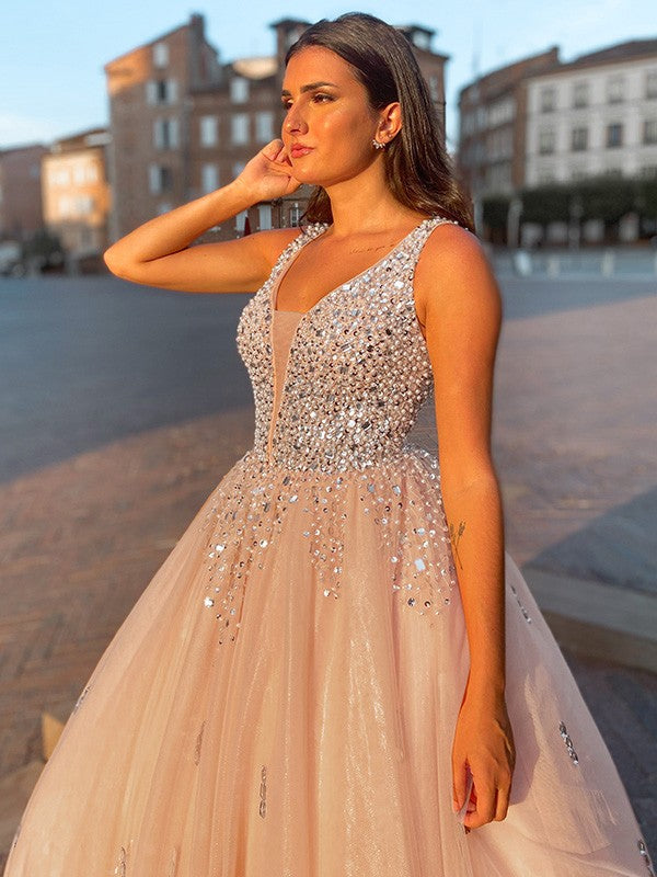 Robe de bal longue sans manches en tulle, col en V et perles