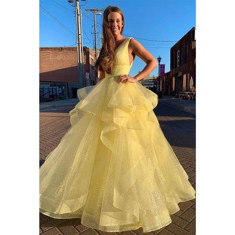 Vestido de fiesta de tul amarillo atractivo con escote en V largo para fiesta de graduación o desfile 