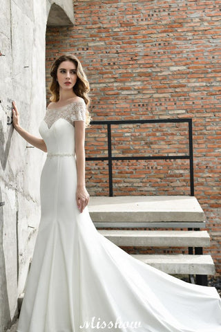 Vestido de novia de satén, corte sirena, manga corta, estilo barco, con cola de barrido.